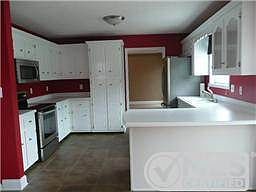 3rd image of 3420 Eastwood Dr
