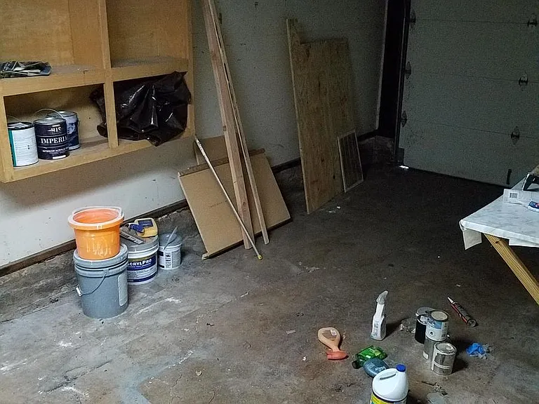 Garage-one car