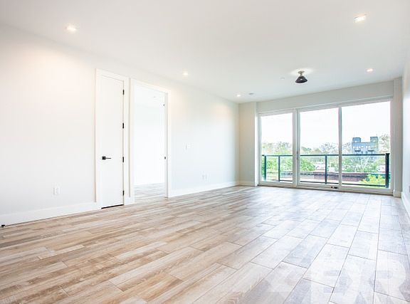 4th image of 8 Fairview Pl #403D
