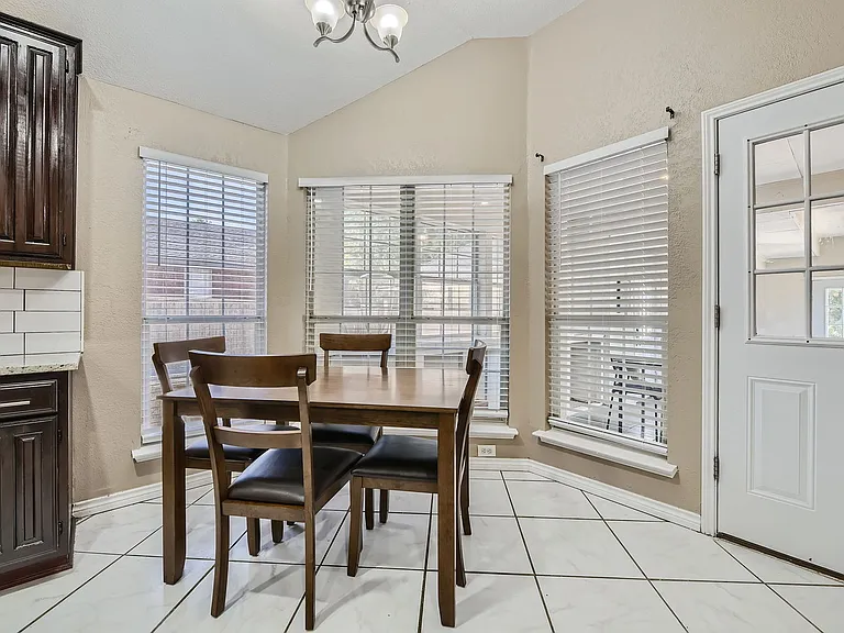 4201 Salem St — Photo 4