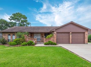 4702 Saint Andrews Dr, Baytown, TX 77521