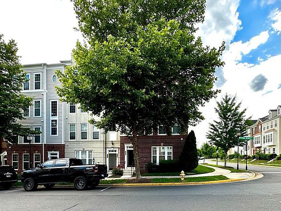 3rd image of 14888 Potomac Branch Dr