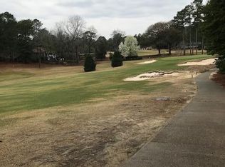 10 Quail Lake Rd W, Pinehurst, NC 28374