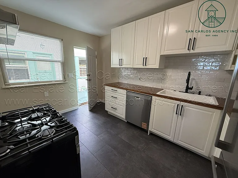 419PG — Photo 7