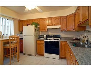 3rd image of 3437 W Bryn Mawr Ave #1