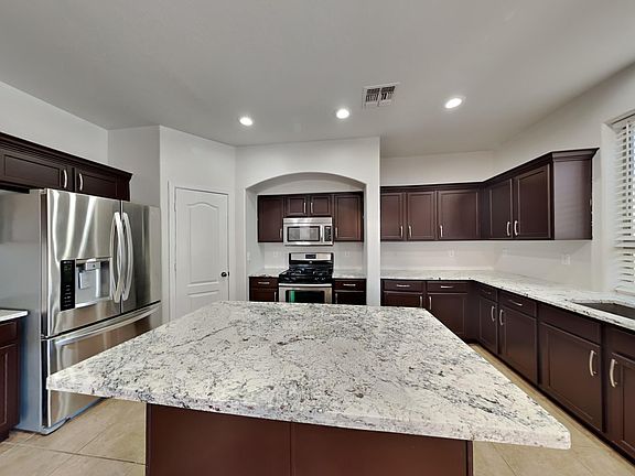 5th image of 17625 W VOLTAIRE Street