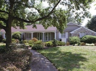 901 Fernwood Rd, Moorestown, NJ 08057