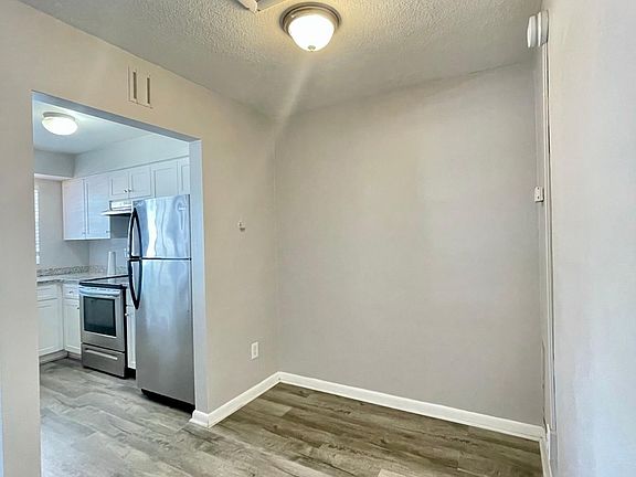 3rd image of 801 60th St N APT 102