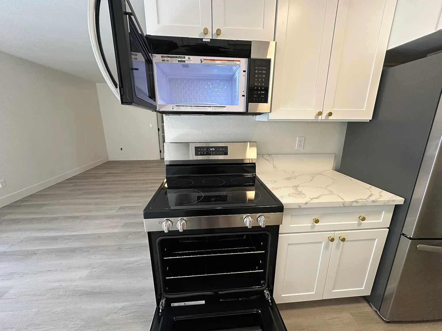4 bed, 1800 sqft, $3,650 — Photo 4