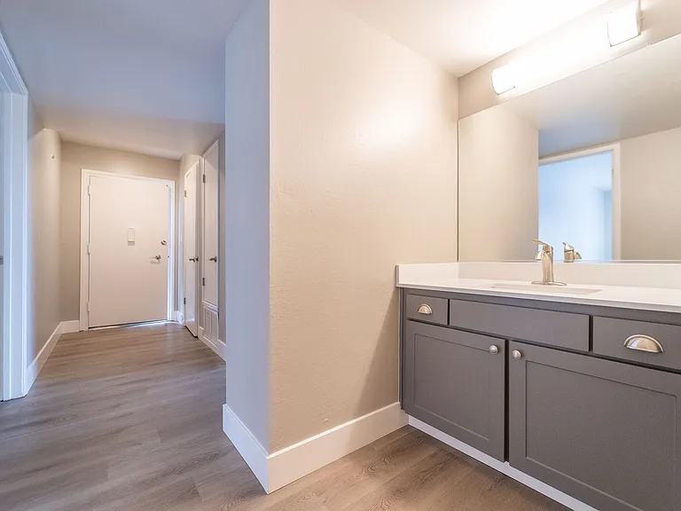 Mission Heights Apartments — Photo 35