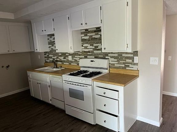5th image of 16970 Marygold Ave APT 40