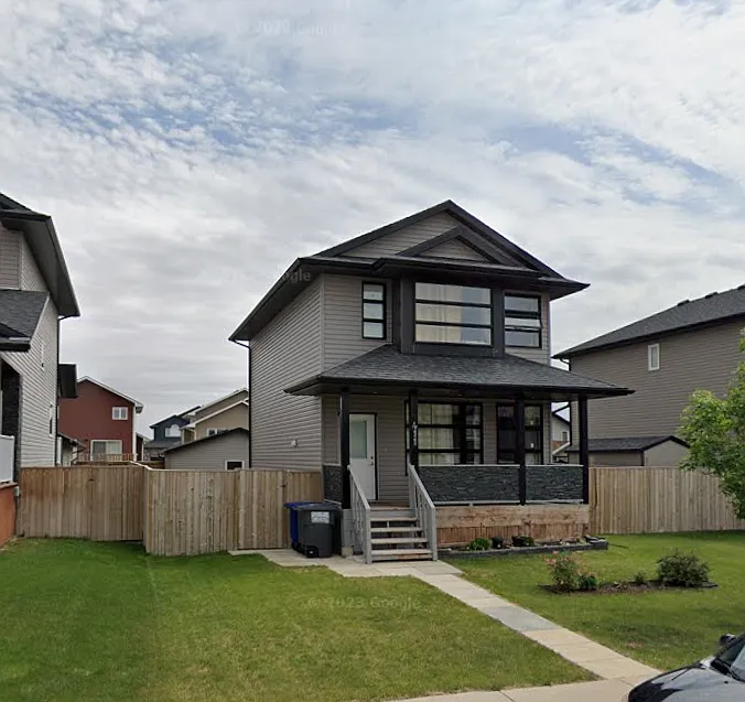 411 Hampton Cir