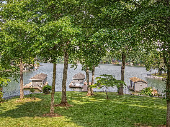 3rd image of 470 Anchor Dr Unit B