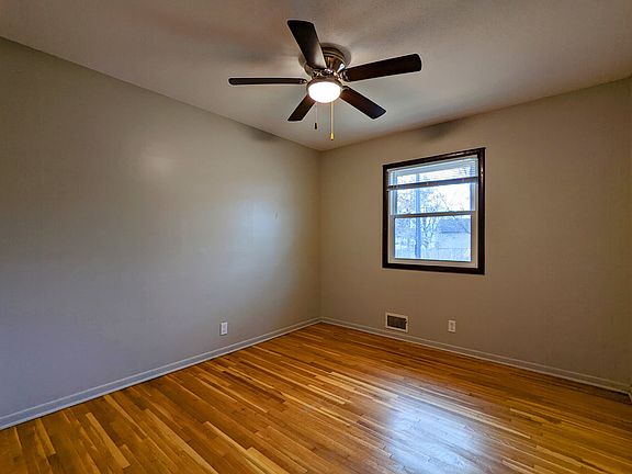 4th image of 5115-5117 Washington St NE