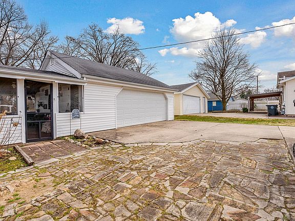 5th image of 1828 Winston Dr