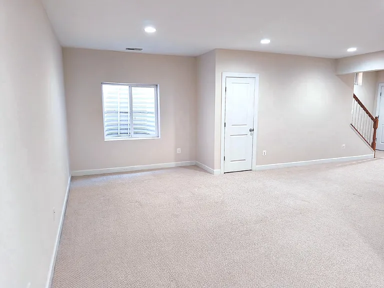 20792 Exchange St — Photo 37
