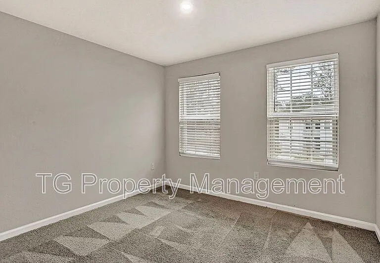 5958 Creekside Crossing Dr — Photo 11