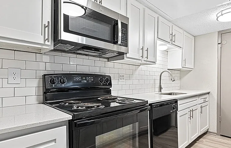 Cutter's Point Apartment Homes — Photo 1