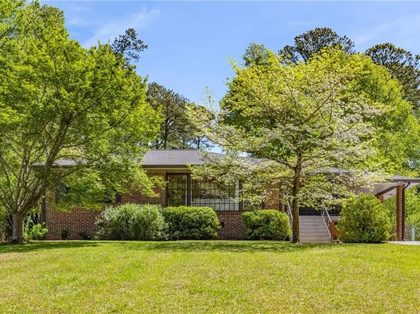 1355 Amanda Cir, Decatur, GA 30033