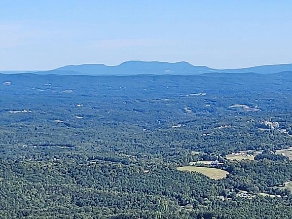 4th image of 353 Panorama Dr