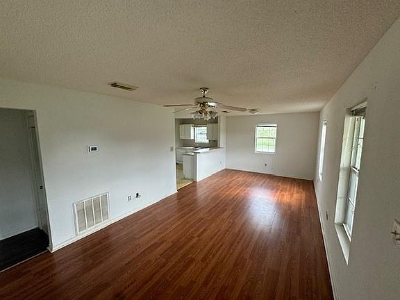 3rd image of 3831 Fm 1299 Rd