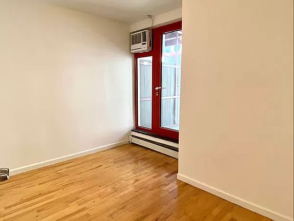 5th image of 190 E 7th St APT 213
