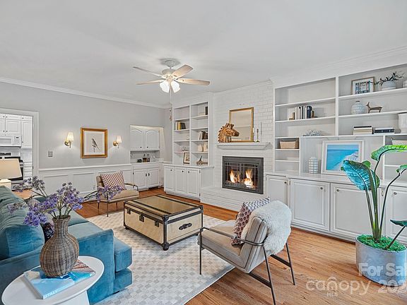 3rd image of 6322 Bentridge Dr