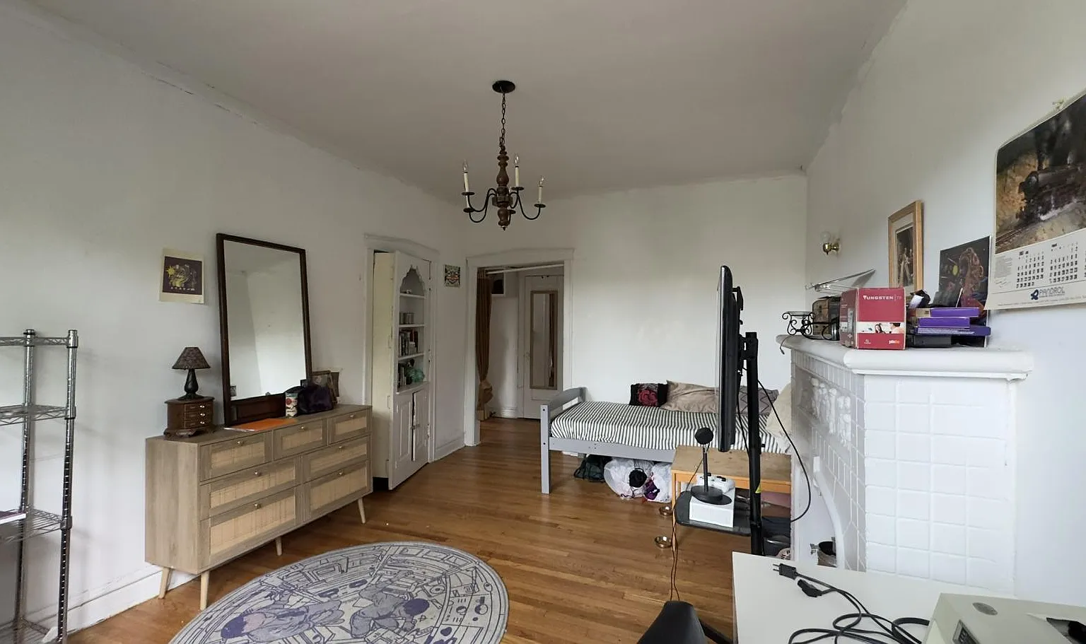 1 bed, 800 sqft, $1,990 — Photo 1