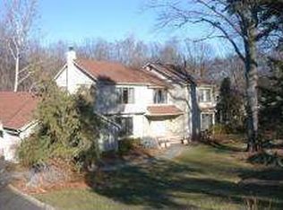 112 Van Riper Ln, Woodcliff Lake, NJ 07677