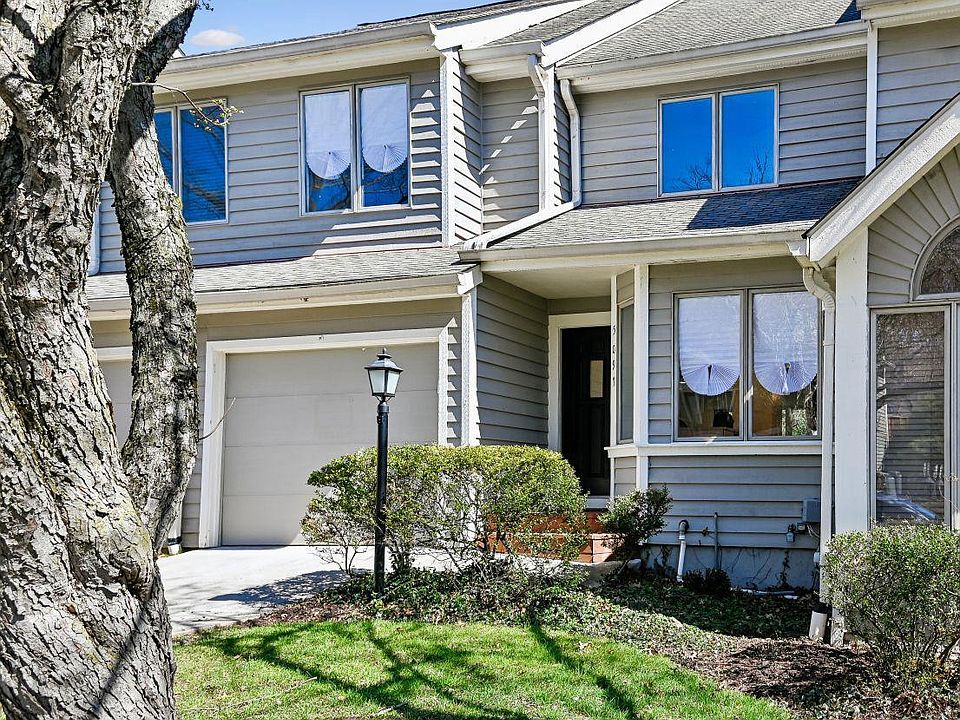 1st image of 5097 Columbia Rd #1618