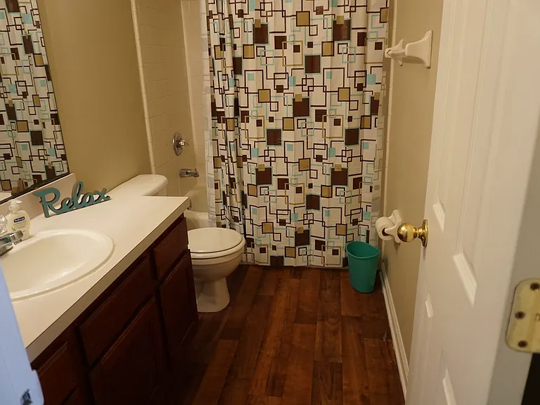 5562 Bennington Dr — Photo 9