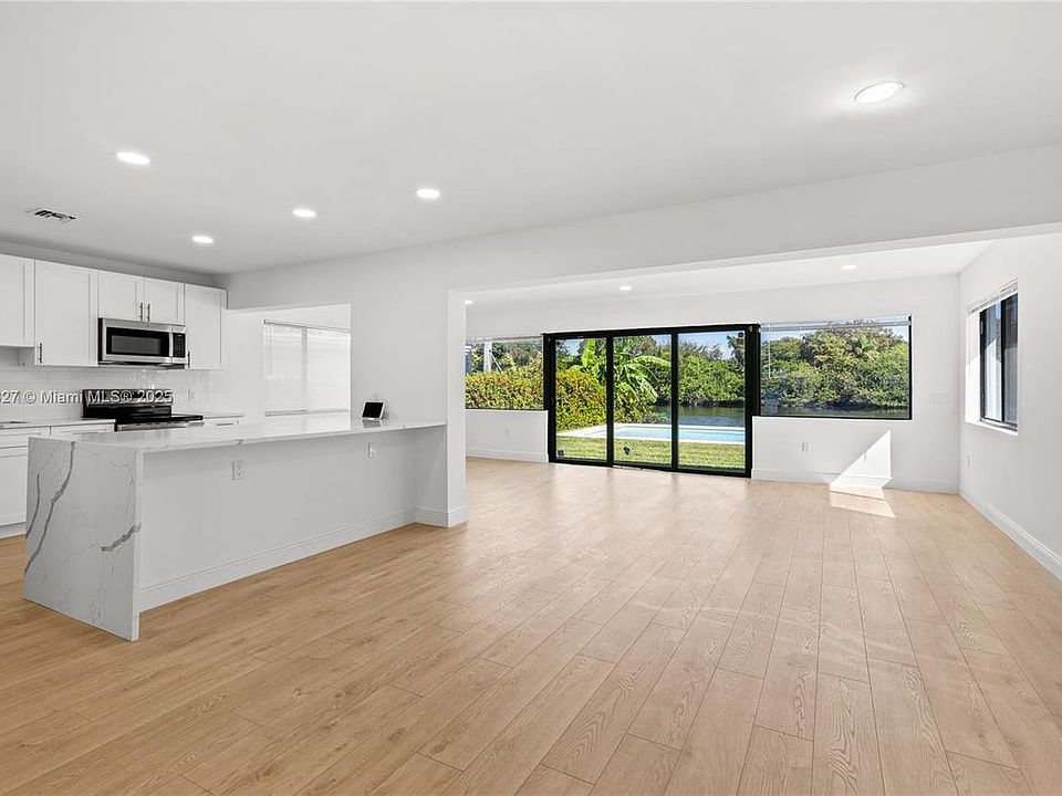 1st image of 317 N 31st Ave #1