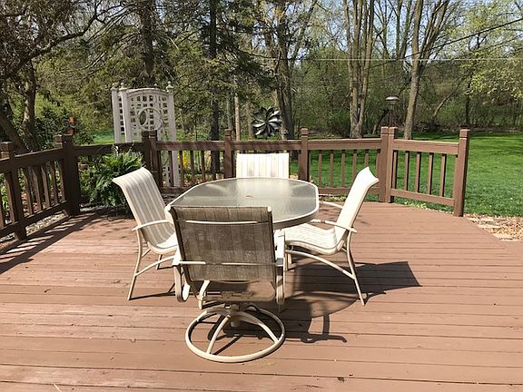 3rd image of 15675 Alpine Dr
