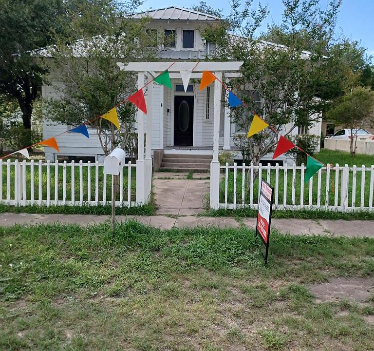 1st image of 205 E Bowie St