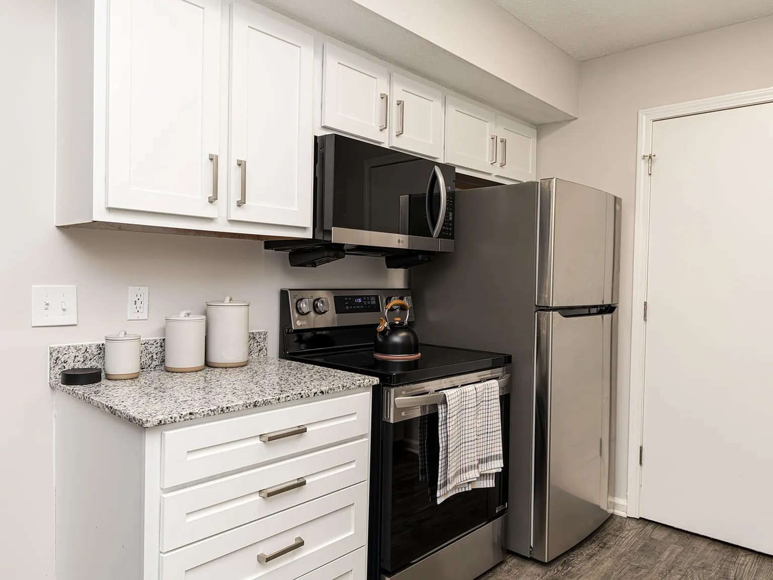 The Wesley Apartment Homes — Photo 2