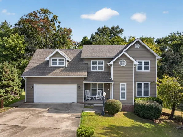 8014 Woodstone Dr, Hixson, TN 37343