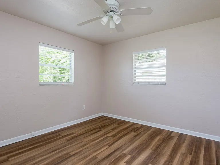 4227 W Bay View Ave — Photo 7