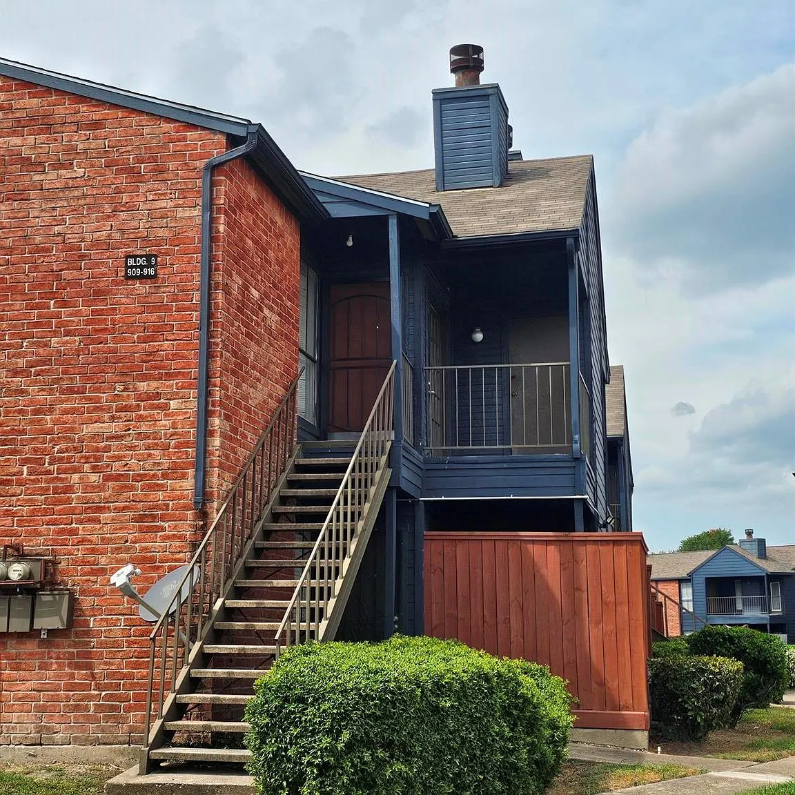 1 bed, 1.0 bath, 552 sqft, $1,050 — Photo 2