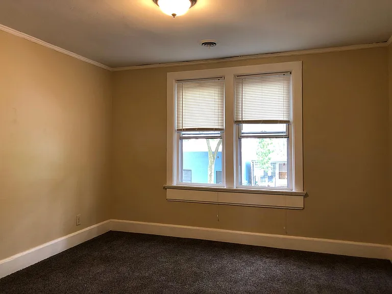 2213 S Robinson Ave #UPPER — Photo 16