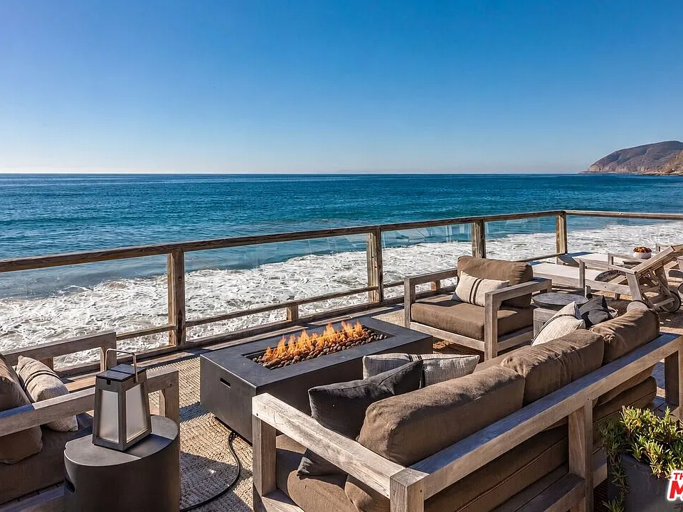 42602 Pacific Coast Hwy