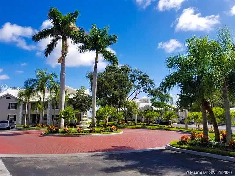 2880 N Oakland Forest Dr #110 — Photo 45
