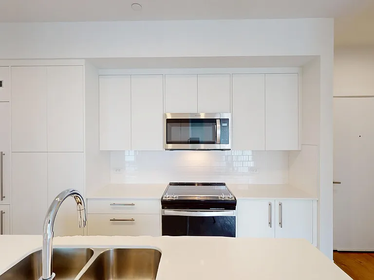 514 15th Ave SW — Photo 1