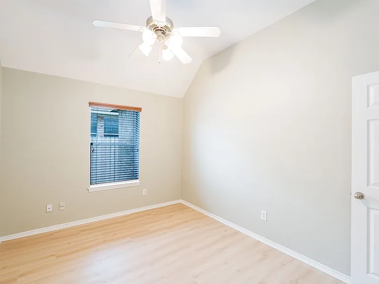11516 Sunny Creek Ln — Photo 13