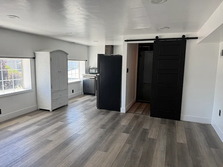 4105 N Adams St #101 — Photo 2