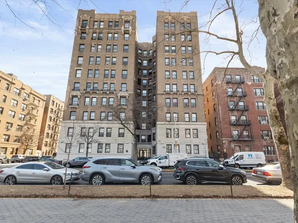 706 Riverside Drive 7A image 2 of 31