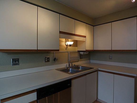 3rd image of 16419 Spruce Way APT C2