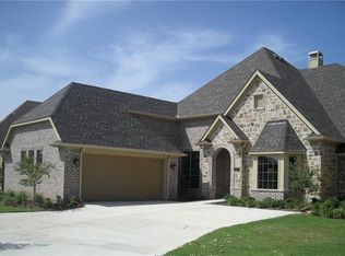 2931 Preston Club Dr, Sherman, TX 75092