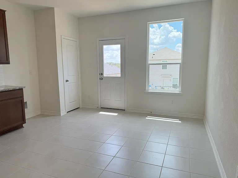 15346 Oceanus Dr — Photo 8