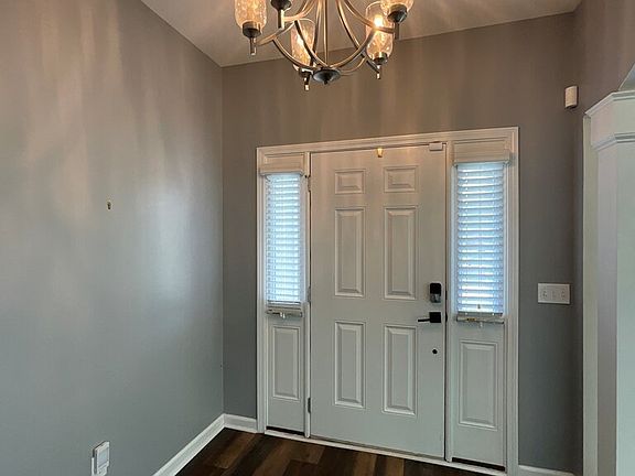 2nd image of 109 Redrock Ct