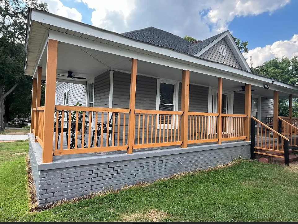 1301 N Juniper St — Photo 1